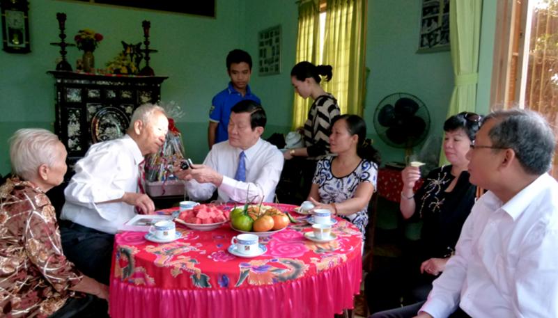 Truong Tan Sang présente ses voeux à la province de Long An